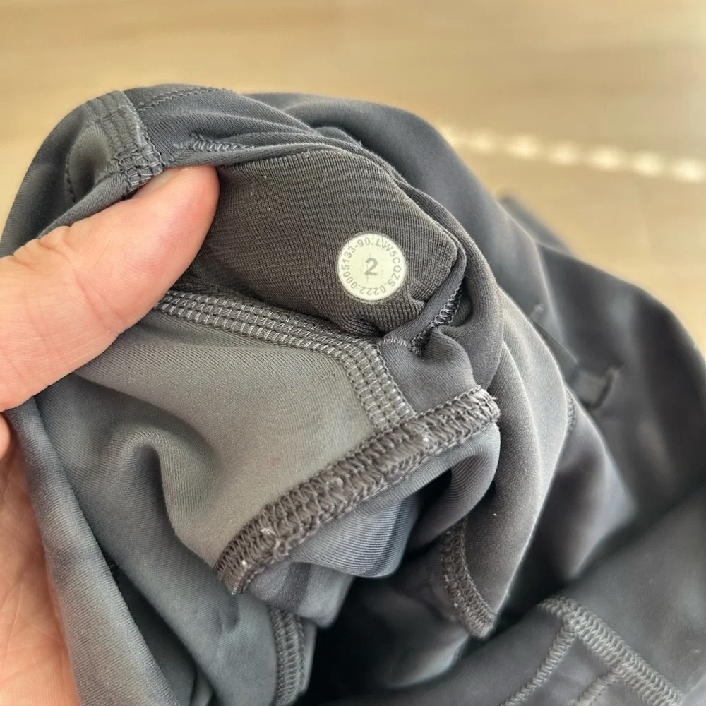 Lululemon Leggings. Size 2. 24” inseam. Excellent Condition. - Picture 4 of 4